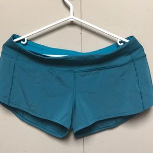 Size 8 Lululemon 2.5” Speed Up shorts